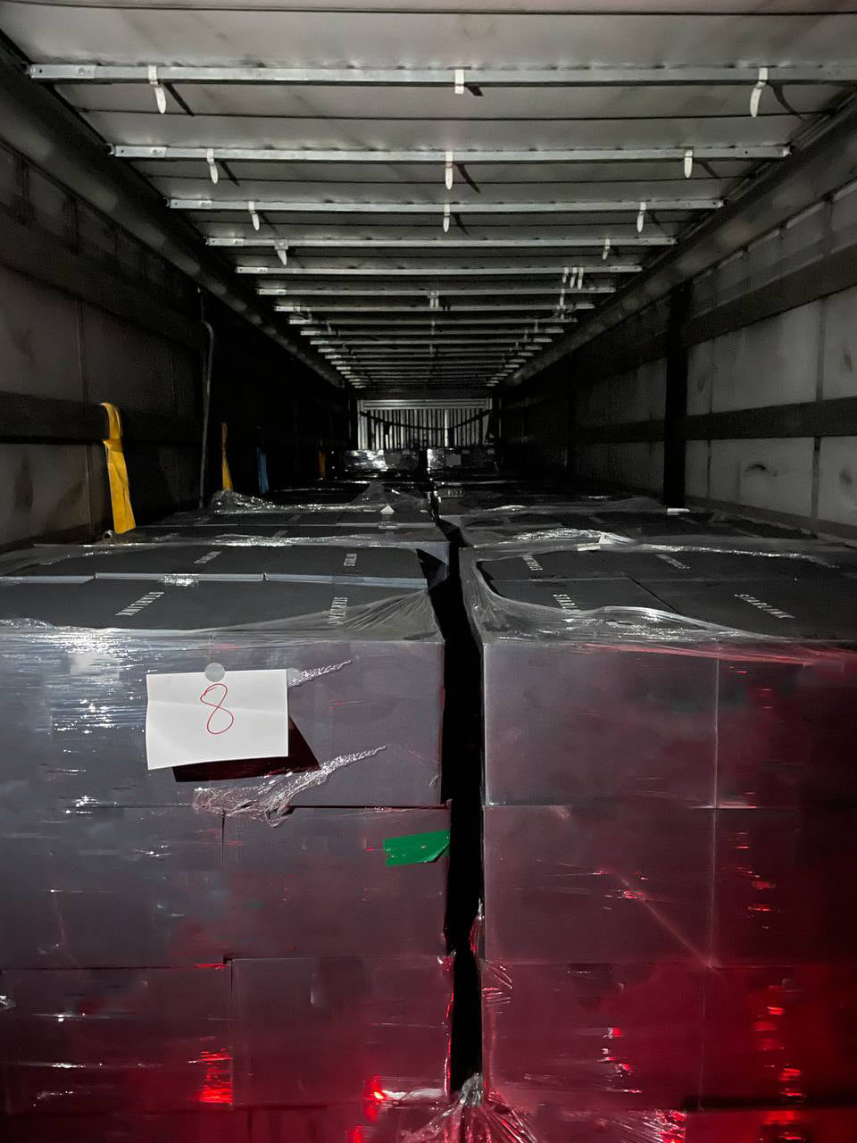 В Україну прибула ще одна партія супутникового обладнання Starlink від Ілона Маска