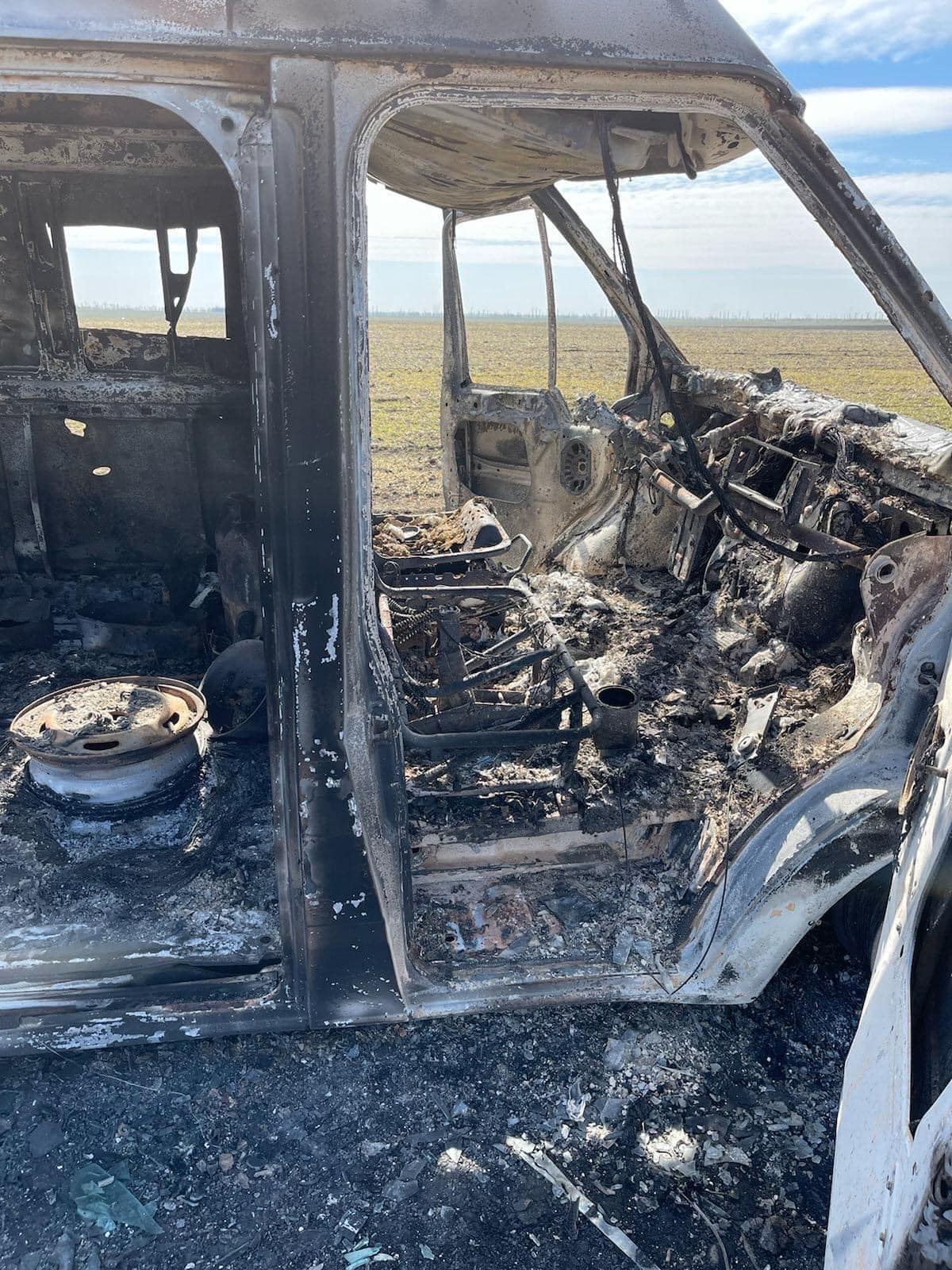 Украинские десантники уничтожили диверсантов, которые использовали гражданские авто (фото)