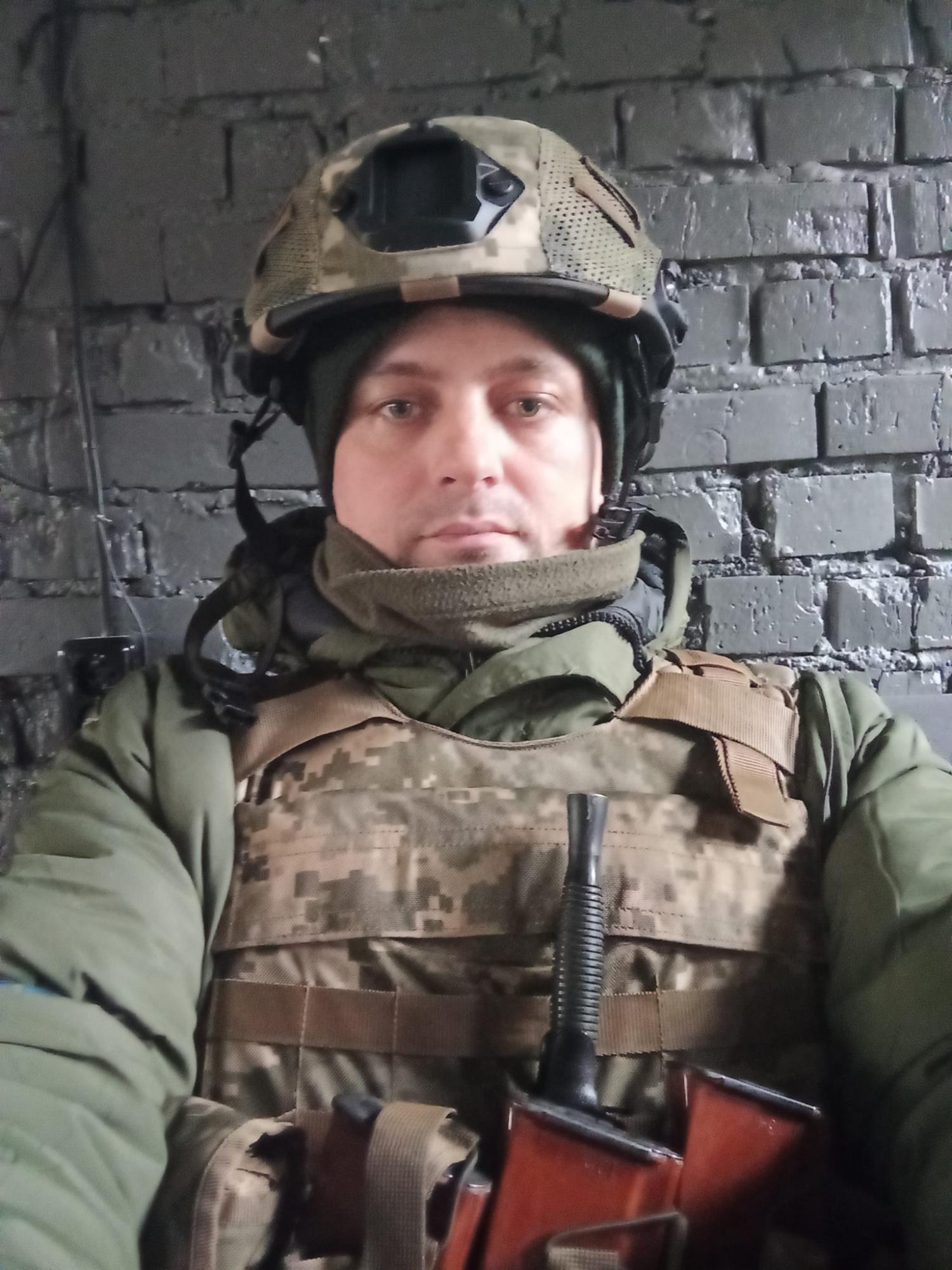 Загинув відомий харківський художник і скульптор Антон Дербілов. Без батька залишилося 3 доньки