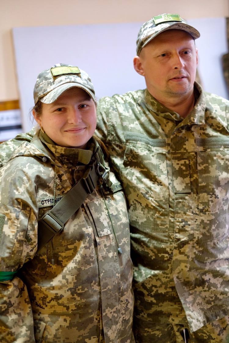 &quot;Почему ревешь? Замуж хочу&quot;: Наталья расписалась и отправилась на фронт с мужем и отцом