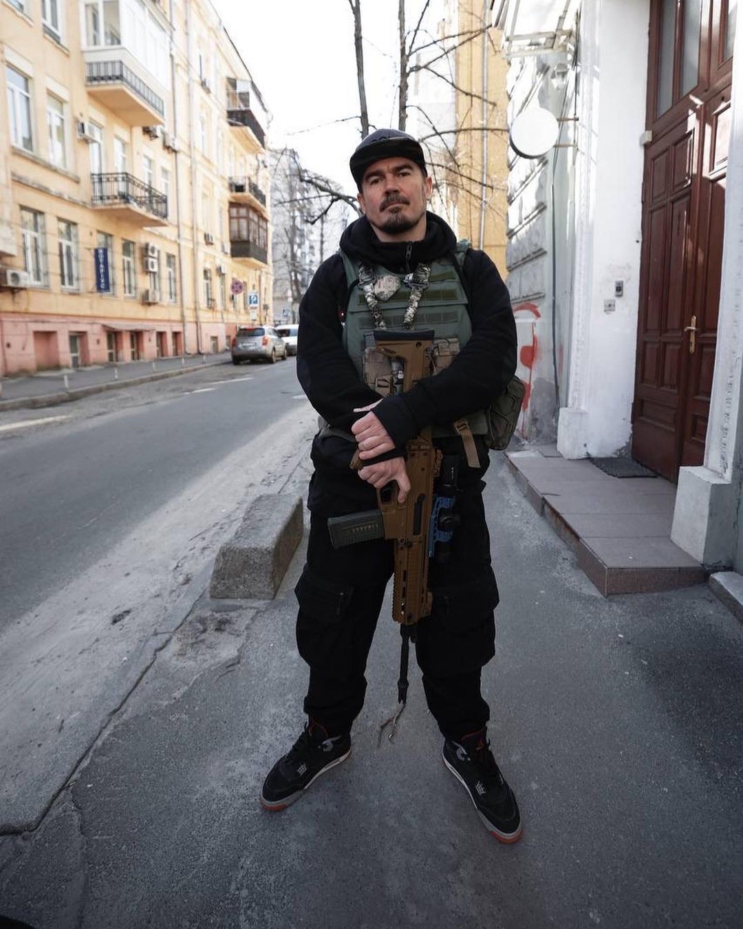 Зірки в окопах. Ці артисти проміняли шоу-бізнес на службу в ЗСУ