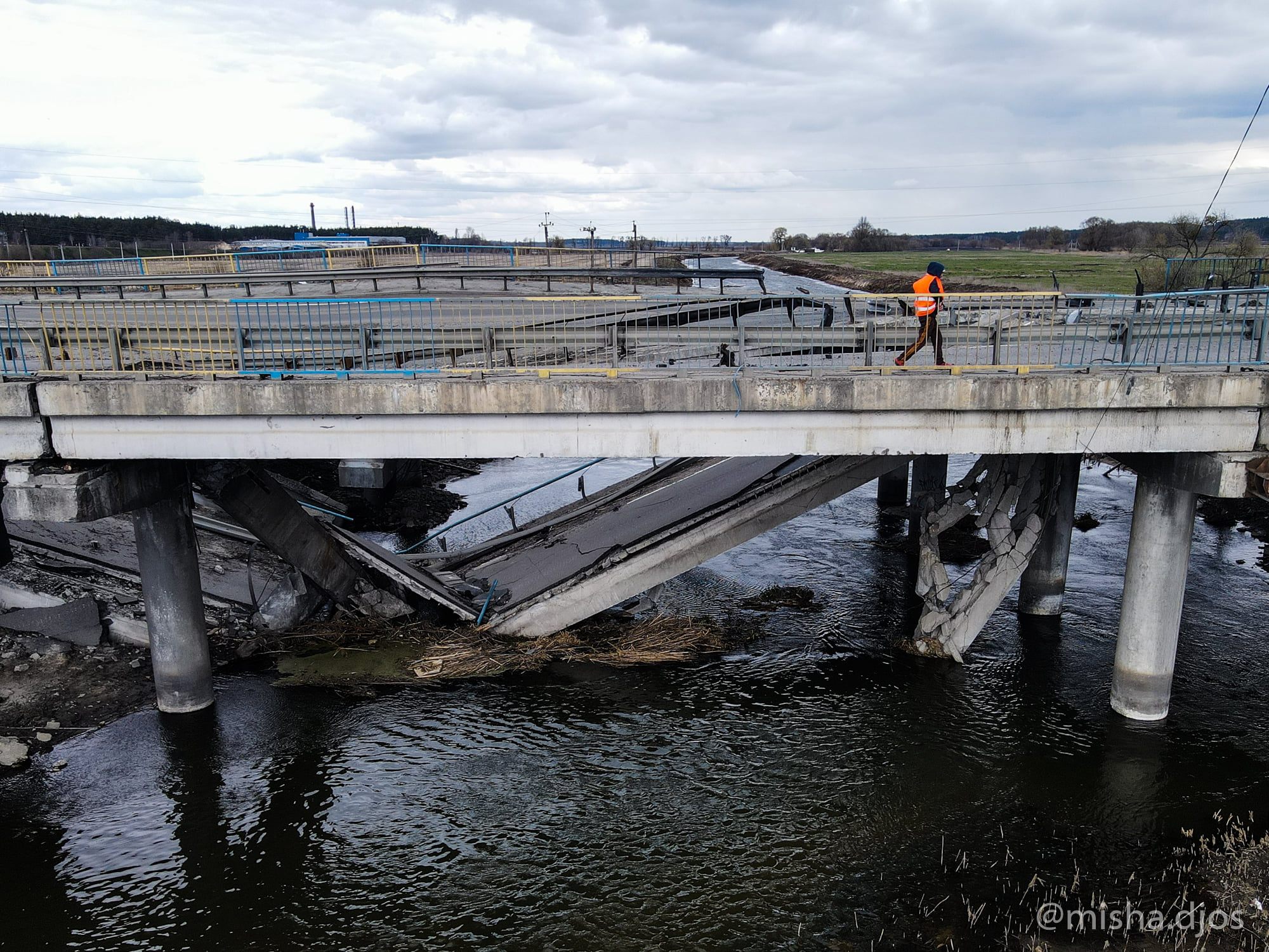Зруйнований Ірпінь показали з висоти пташиного польоту (фоторепортаж)