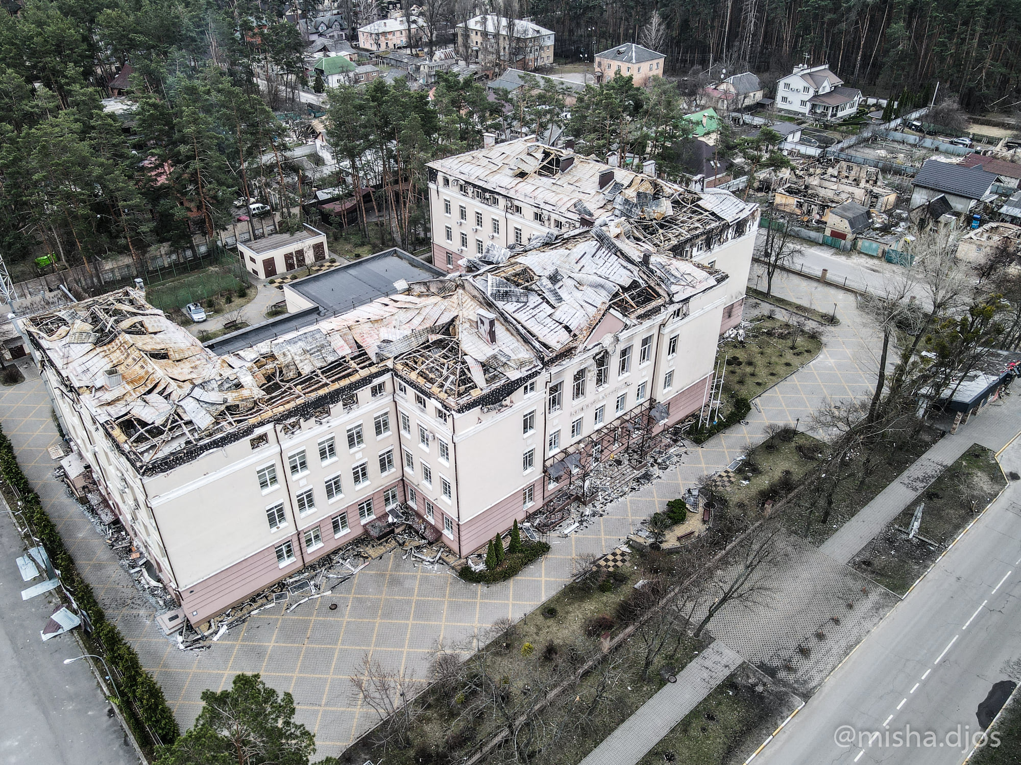 Зруйнований Ірпінь показали з висоти пташиного польоту (фоторепортаж)