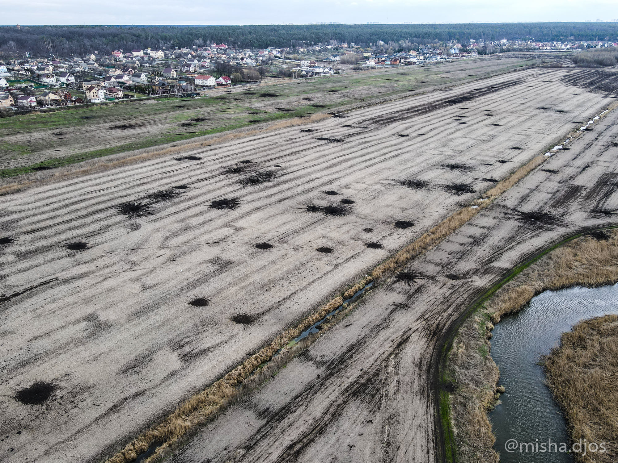 Зруйнований Ірпінь показали з висоти пташиного польоту (фоторепортаж)