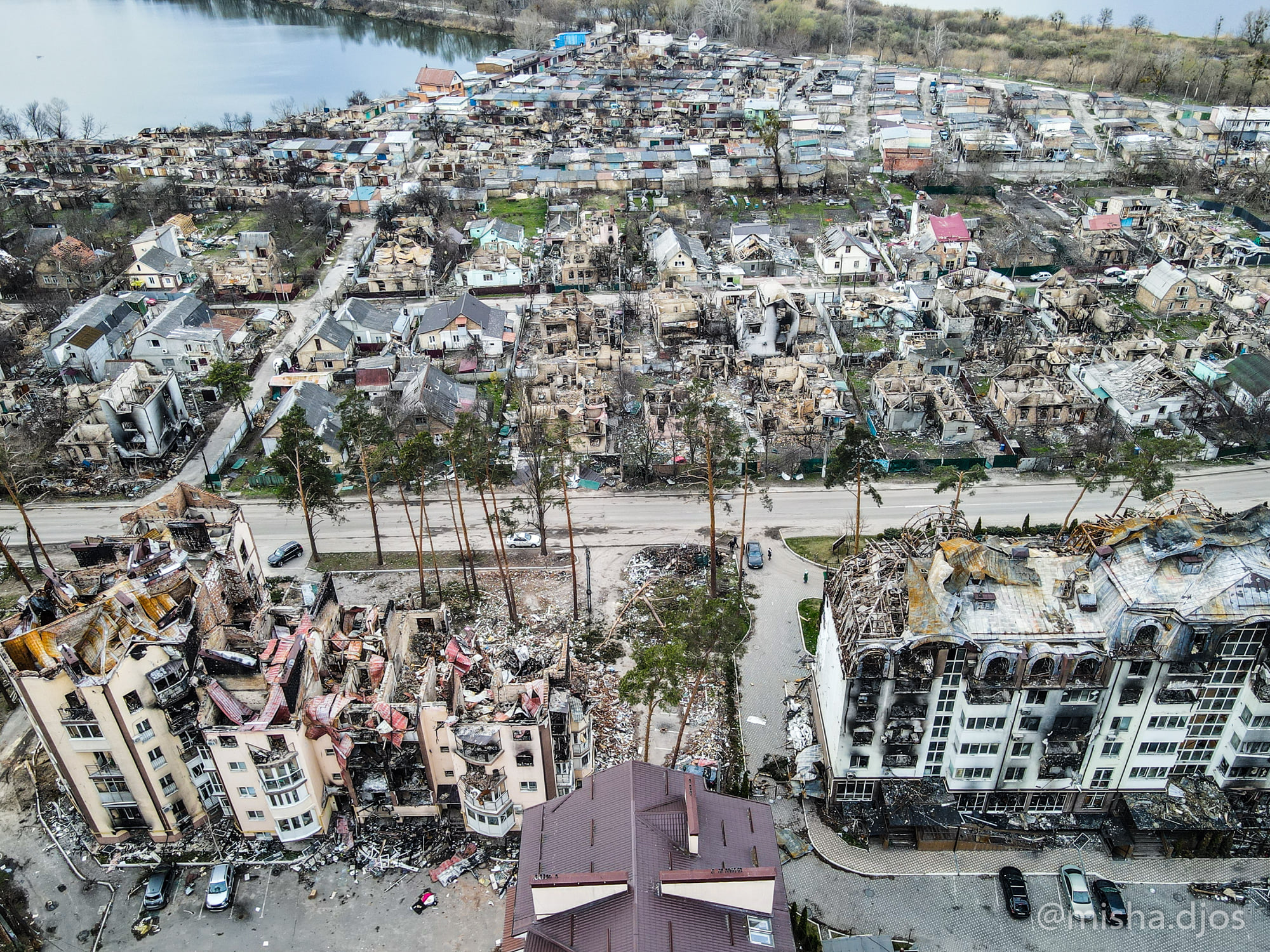 Зруйнований Ірпінь показали з висоти пташиного польоту (фоторепортаж)