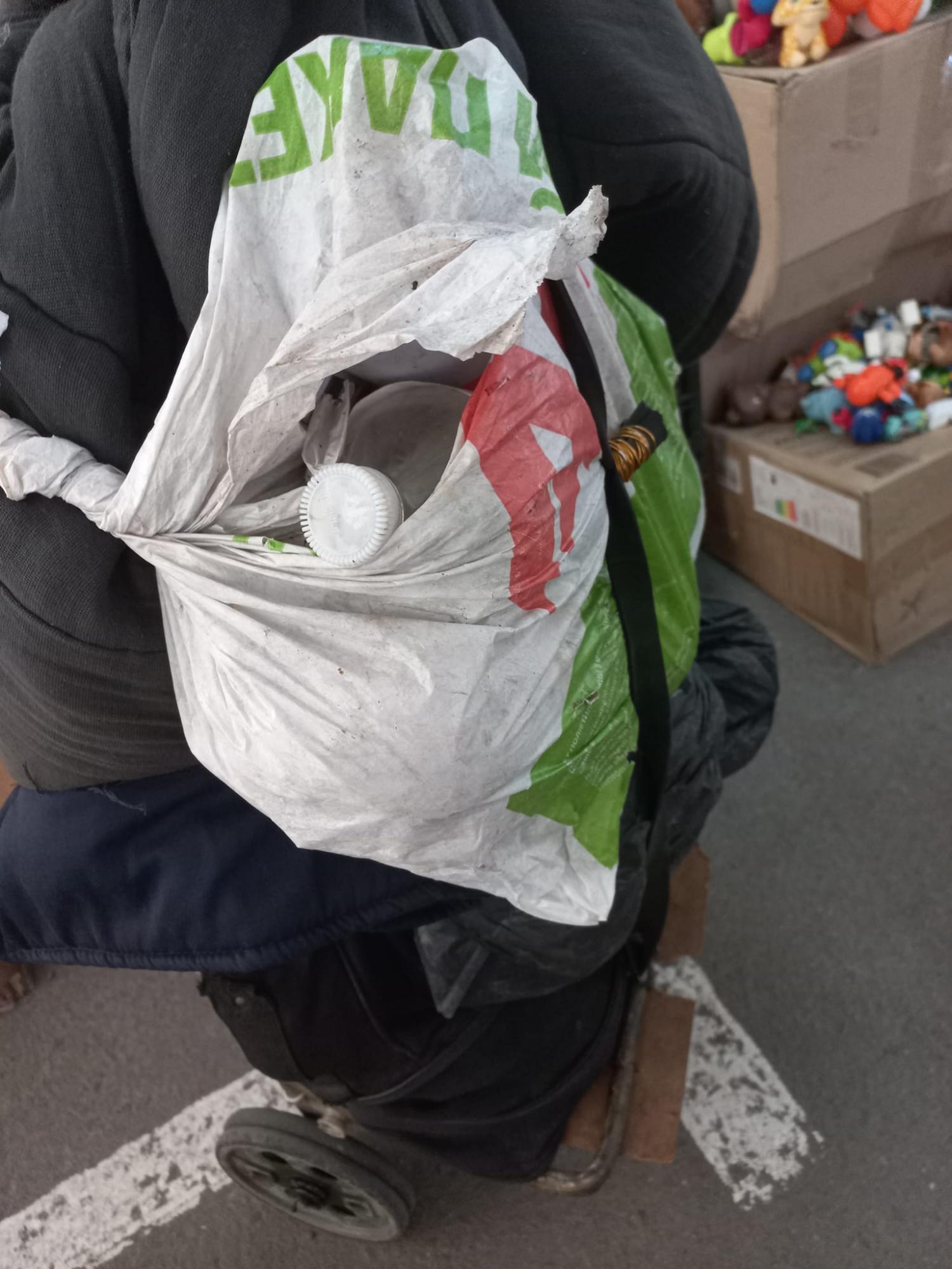 Українець з Маріуполя пройшов під обстрілами 5 діб з собакою на руках