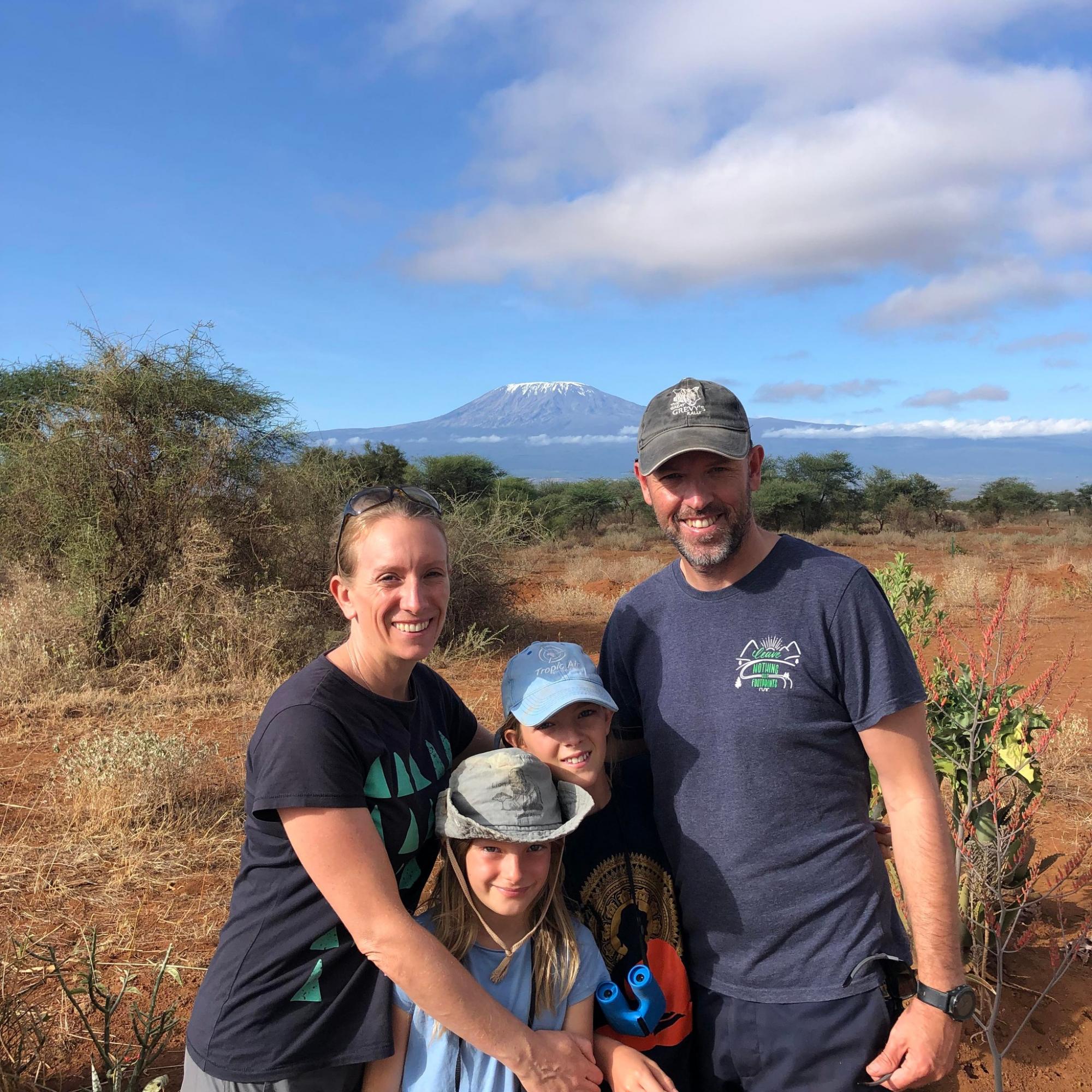 Сафарі на виживання: сім'я з дітьми провела чотири дні з дикими левами