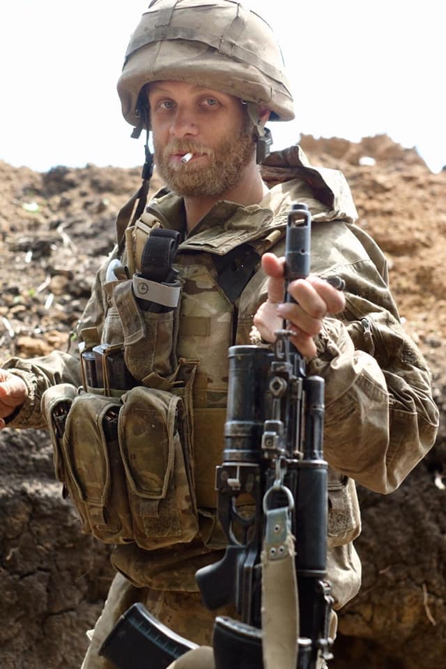 "В їхніх очах і душах ясність": Залужний показав обличчя героїв, на яких тримається Україна