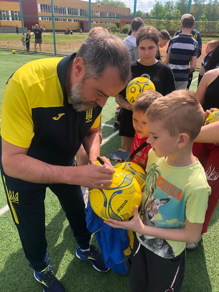 Збірна України з футболу представила лімітовану колекцію нової форми: як вона виглядає