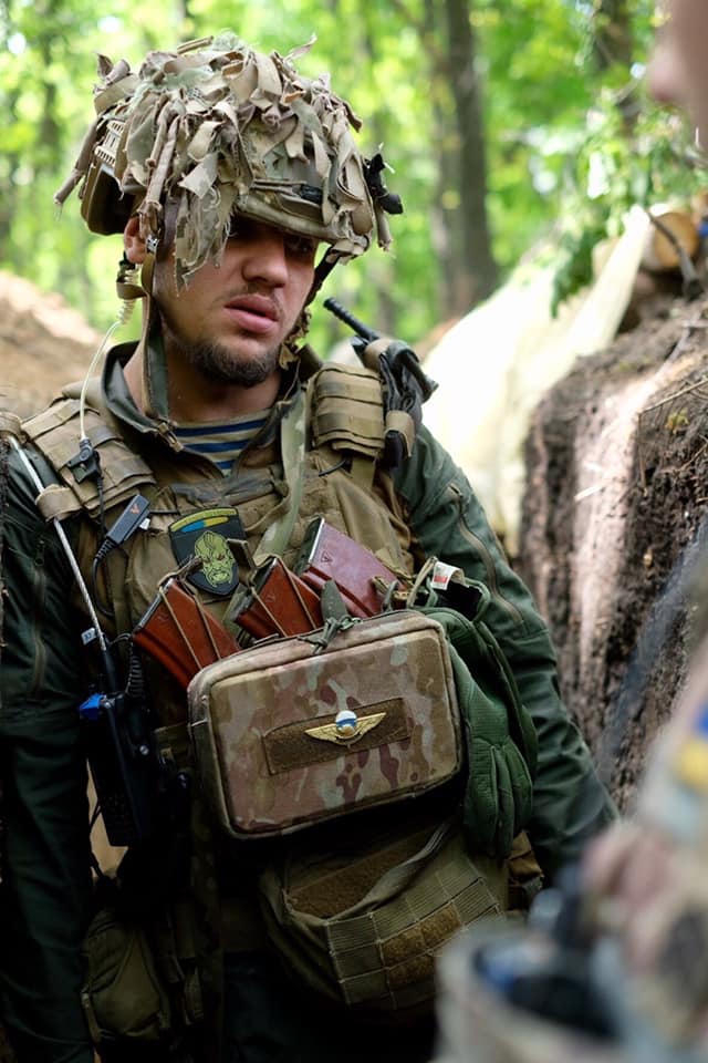 "В їхніх очах і душах ясність": Залужний показав обличчя героїв, на яких тримається Україна