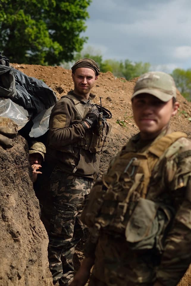 "В їхніх очах і душах ясність": Залужний показав обличчя героїв, на яких тримається Україна