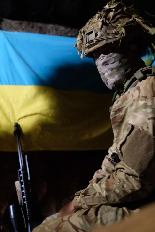 "В їхніх очах і душах ясність": Залужний показав обличчя героїв, на яких тримається Україна