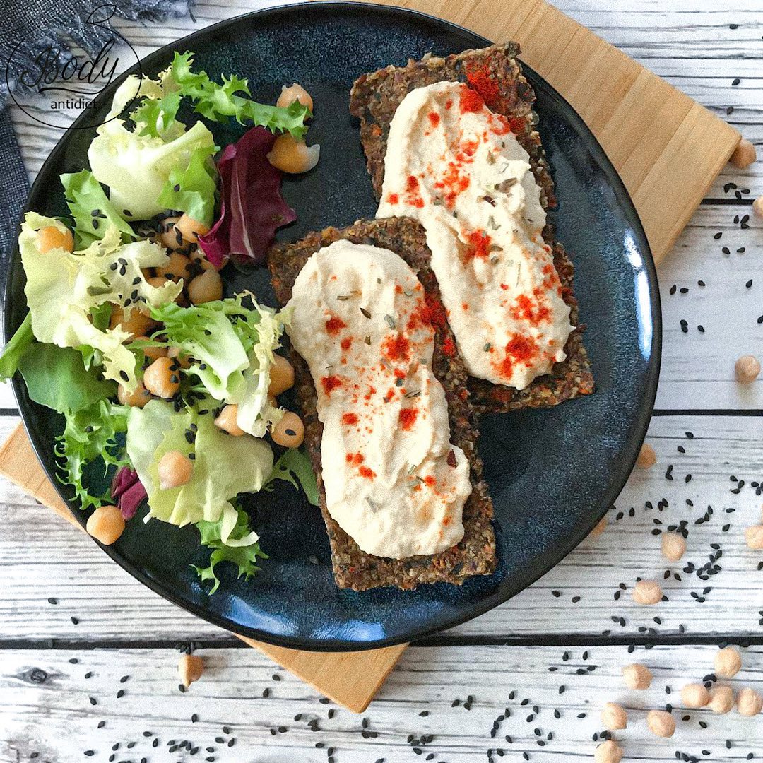 Швидкий і смачний рецепт домашнього хумуса: просто пальчики оближеш!