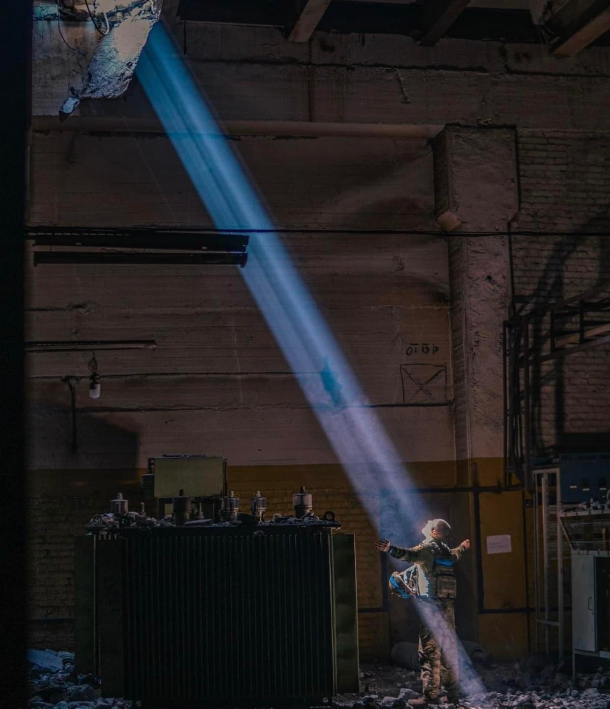 Через істерику Шарія в Іспанії закрили фотовиставку українця: що відомо