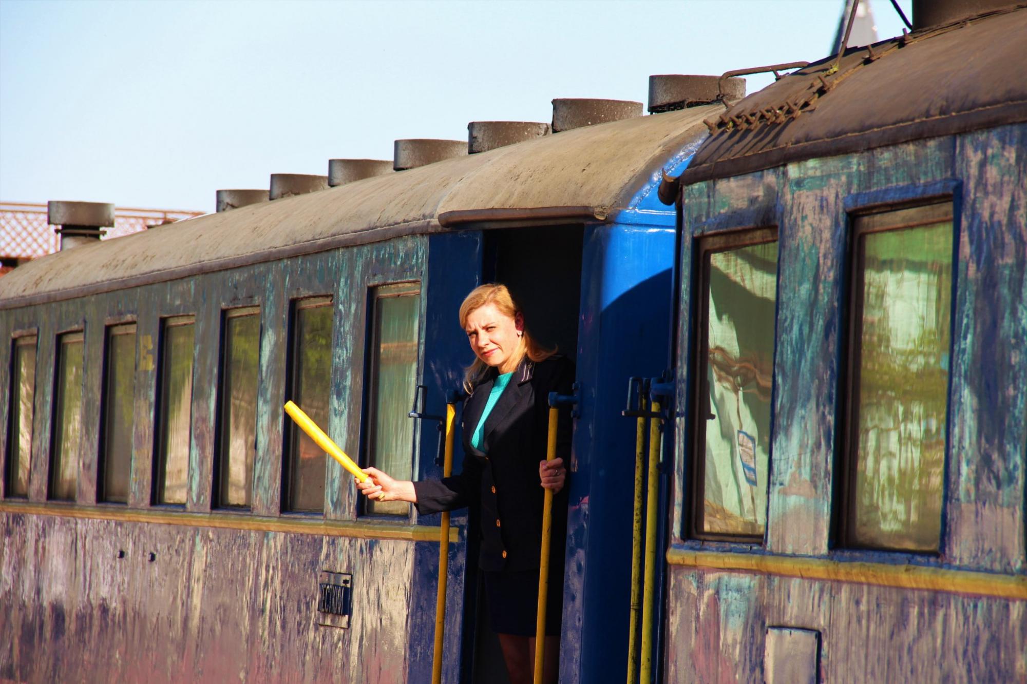 Пейзажи и история. Переселенцев в Украине перевозит самая длинная узкоколейка в Европе