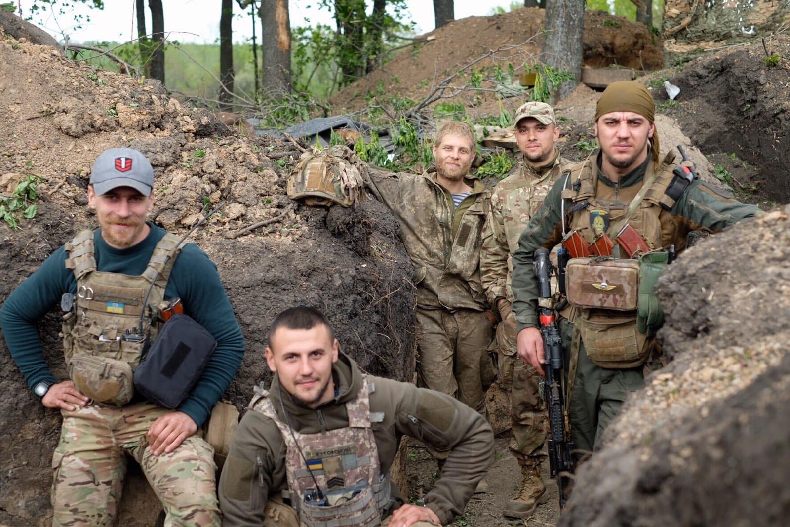 "В їхніх очах і душах ясність": Залужний показав обличчя героїв, на яких тримається Україна