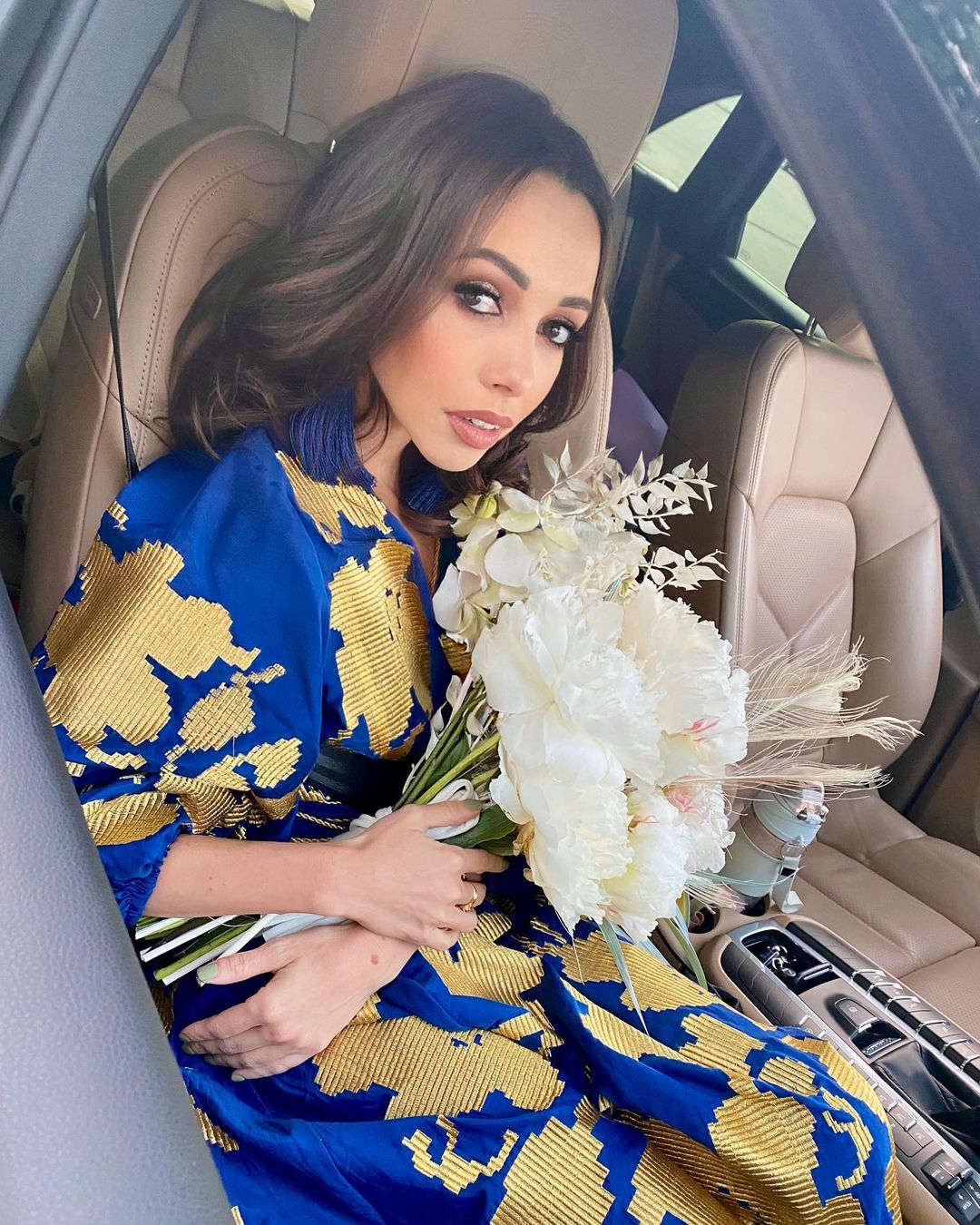 Синьо-жовті серця: неймовірні патріотичні сукні українських зірок, які зачаровують