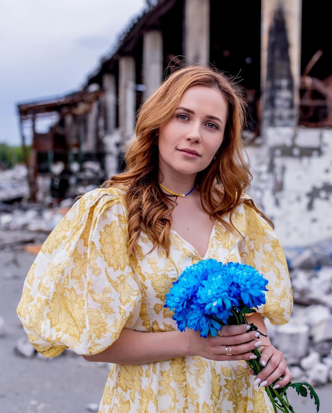 Синьо-жовті серця: неймовірні патріотичні сукні українських зірок, які зачаровують