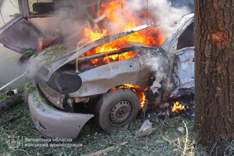 Russian strike hits downtown Zaporizhzhia, casualties continue to climb