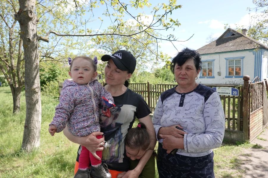 Під Херсоном сім'я з 3-річною дитиною перепливла річку, рятуючись від окупантів