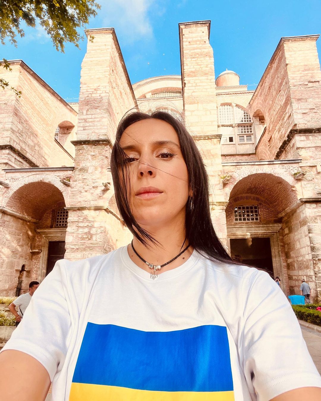 Джамала вперше за три місяці вийшла на прогулянку з синами: милі фото