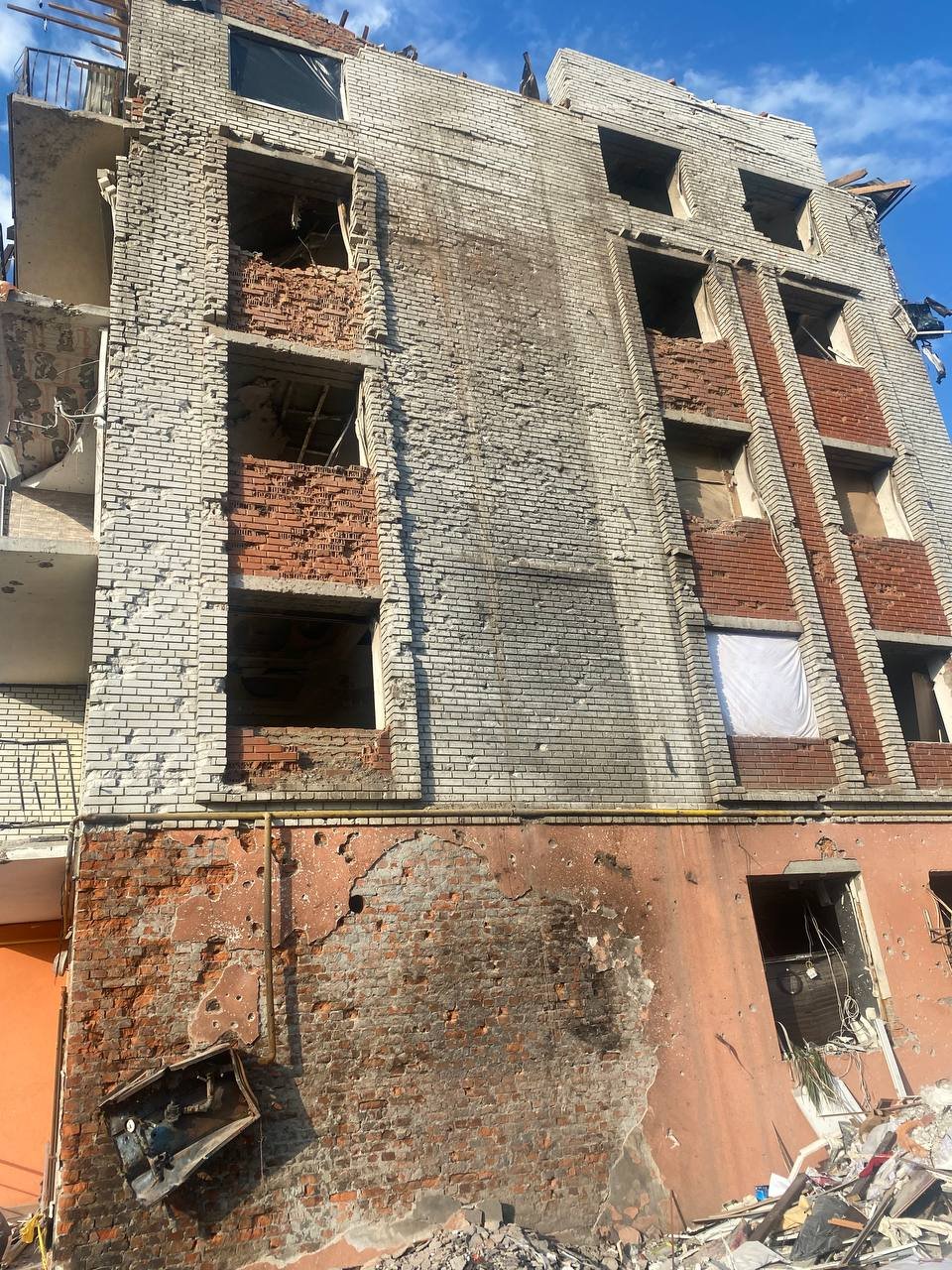 Мама, це реальність? Сім'я з Харкова втекла від війни на захід і там потрапила під ракетний обстріл