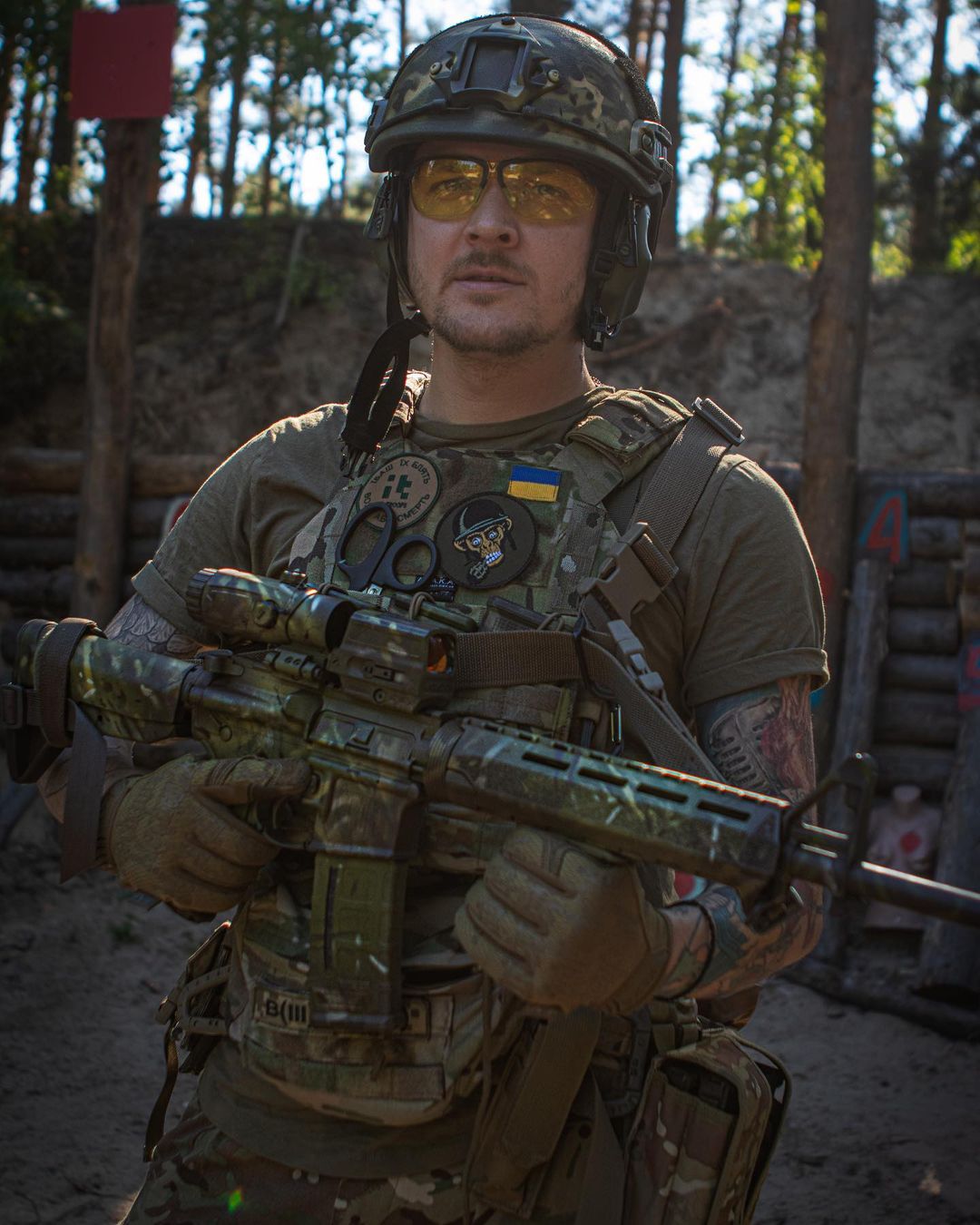 &quot;Тепер вже не страшно побачити пекло&quot;: певец и воин ВСУ Женя Галич растрогал исполненным боли стихом