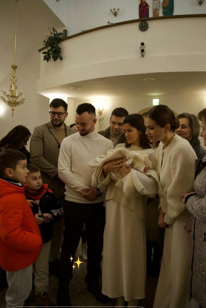 Блогерша-миллионница Саша Бо крестила дочь: трогательные фото таинства