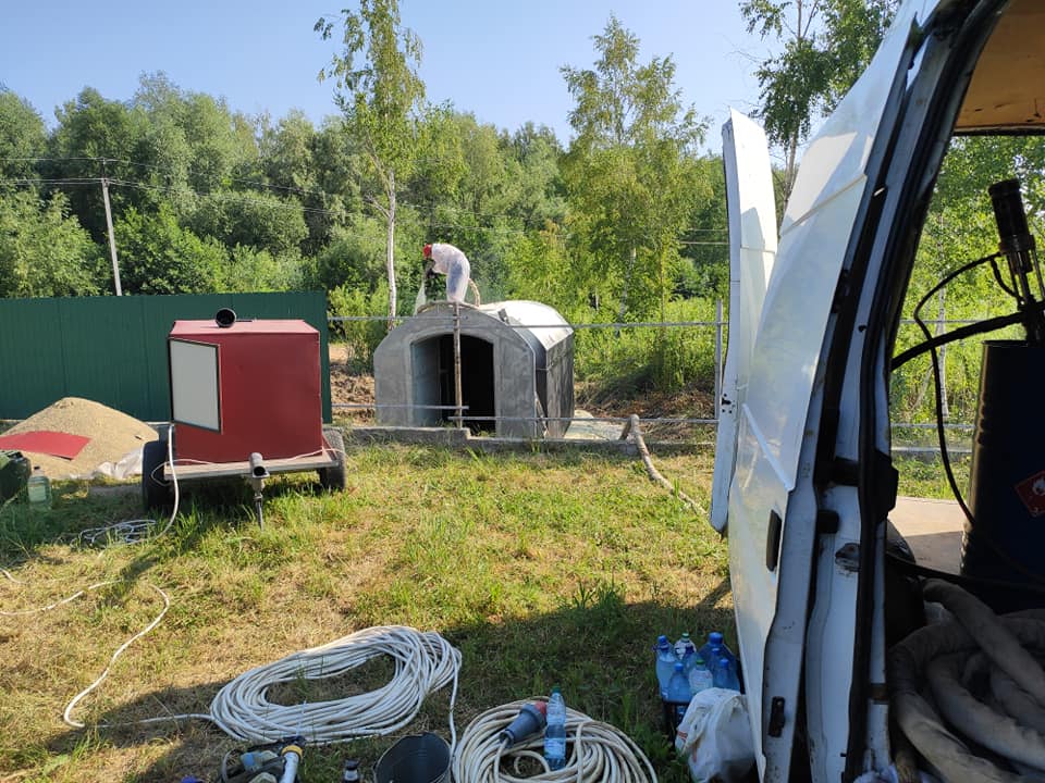 В Україні почали встановлювати унікальні укриття з бетону, як у протиядерних бункерах (фото)