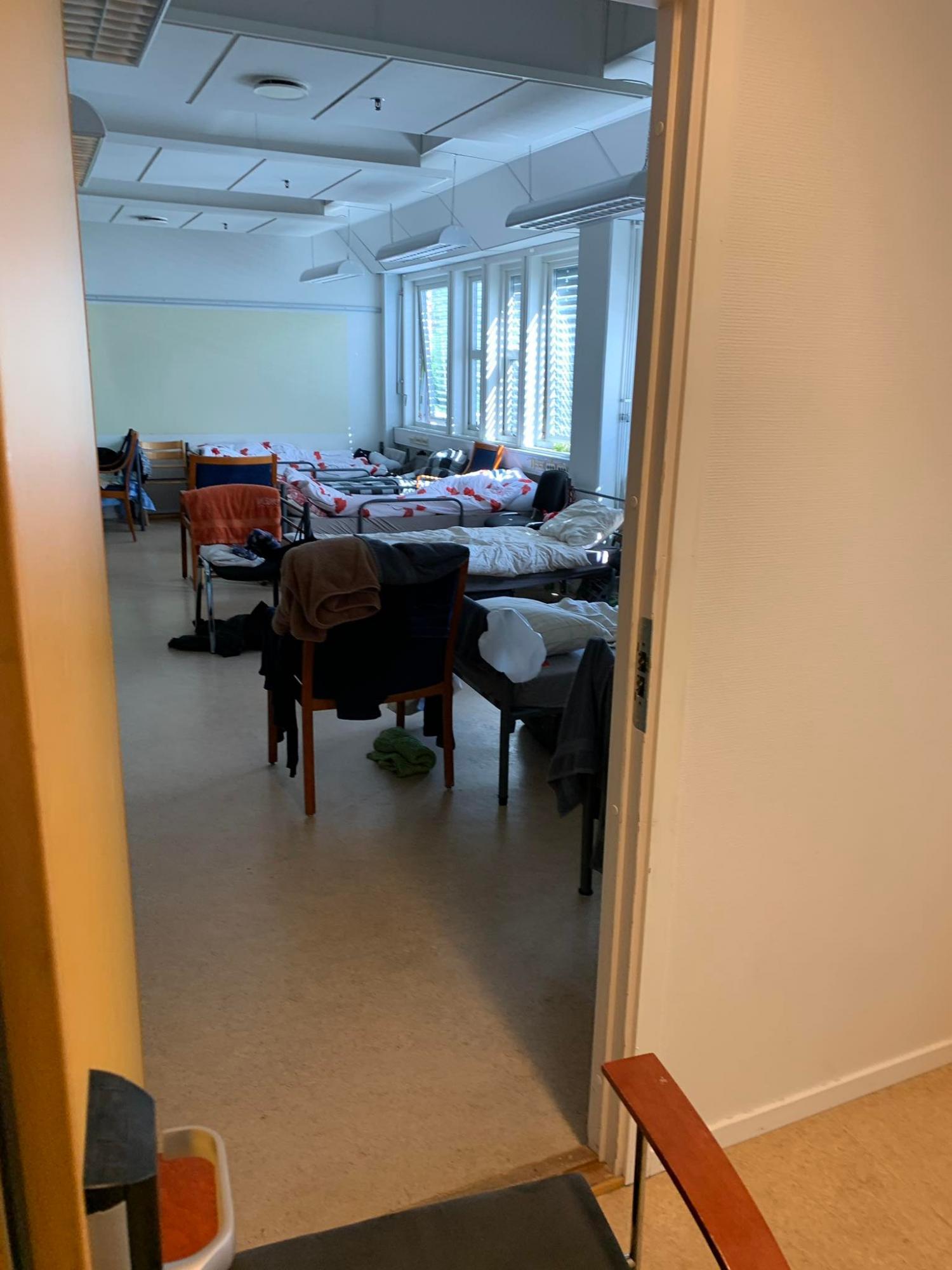 &quot;Треба перетерпіти&quot;. Українських біженців попереджають про умови в таборах Норвегії