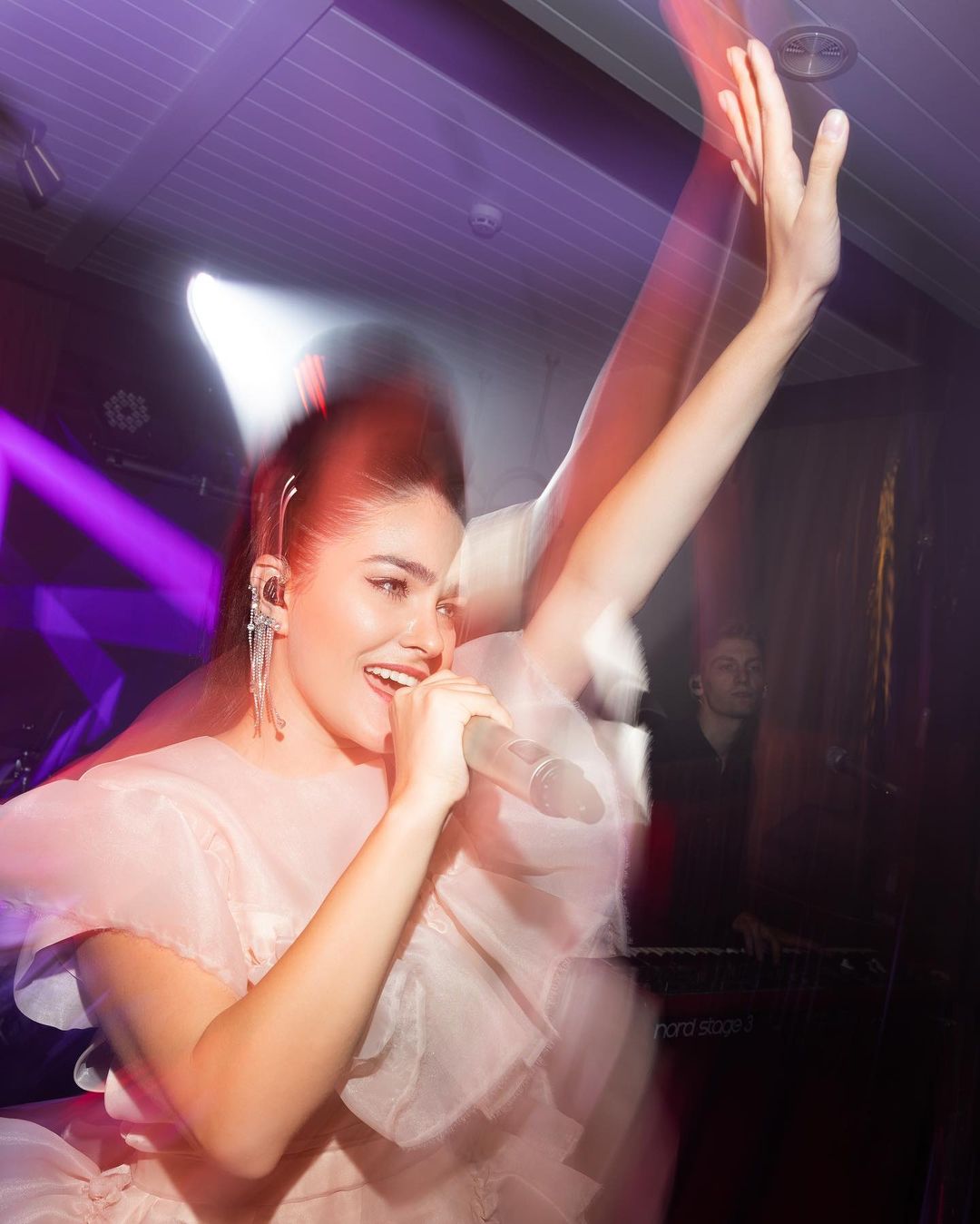 Наталья Поклонскаямен порно Теңіздегі жалаңаш әйелдер