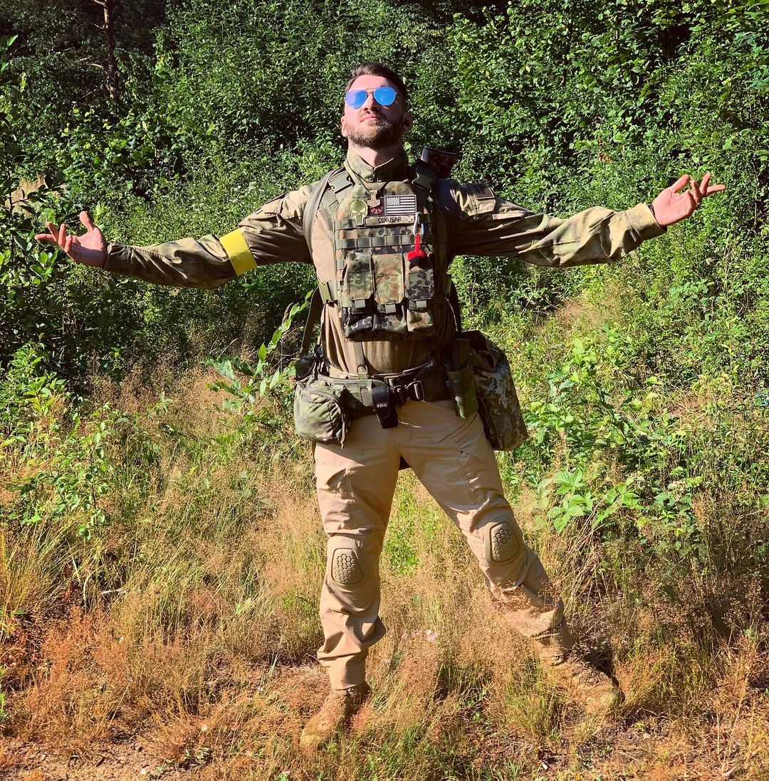 Зірки в окопах. Ці артисти проміняли шоу-бізнес на службу в ЗСУ