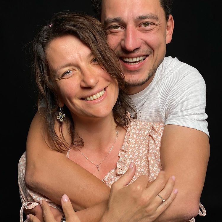 Автор &quot;Орла і решки&quot; Синельников одружився: весілля було у будинку в Бучі, який розгромили окупанти