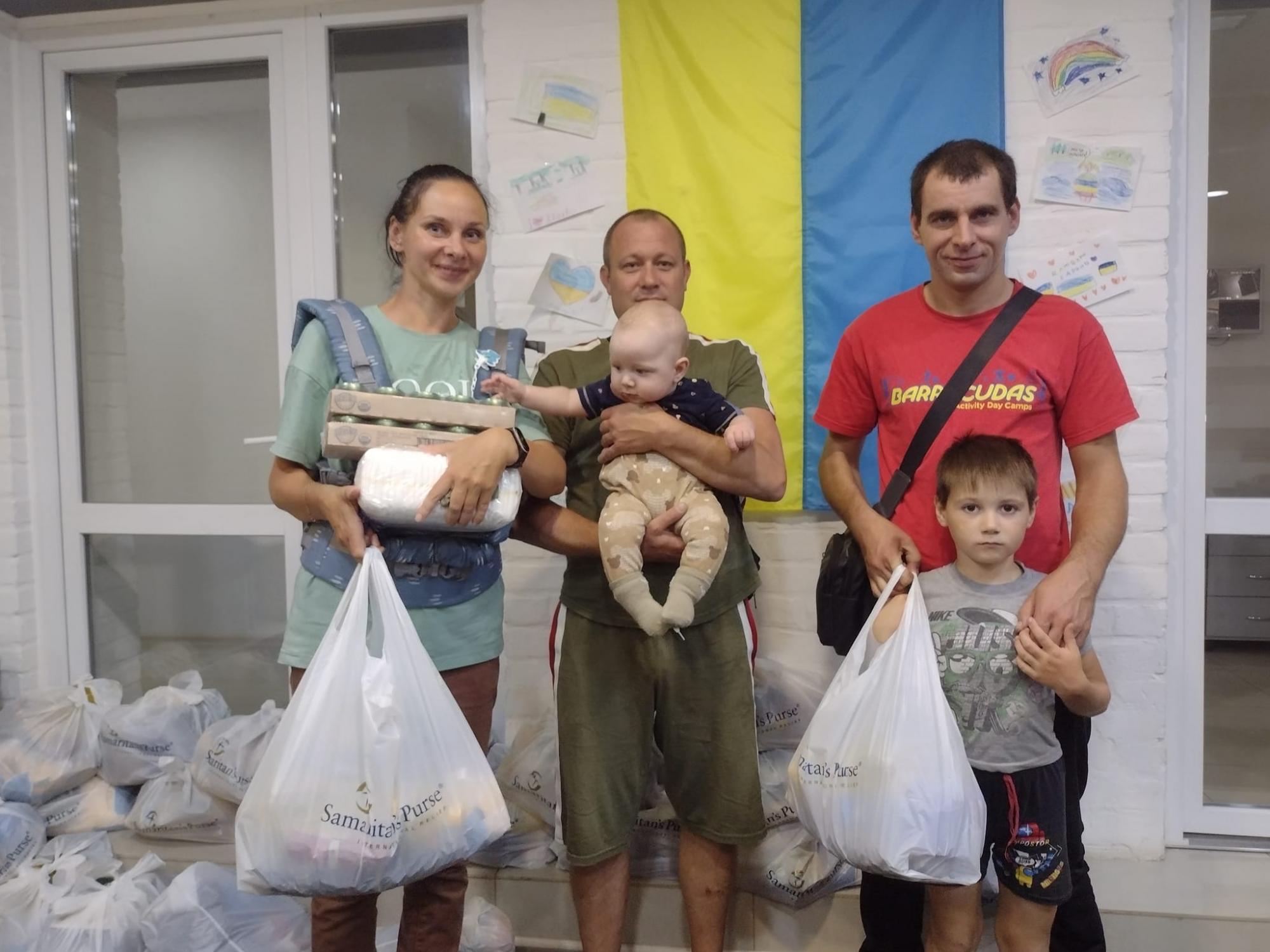 Некоторым украинцам к Рождеству раздадут продуктовые наборы: где и как их получить