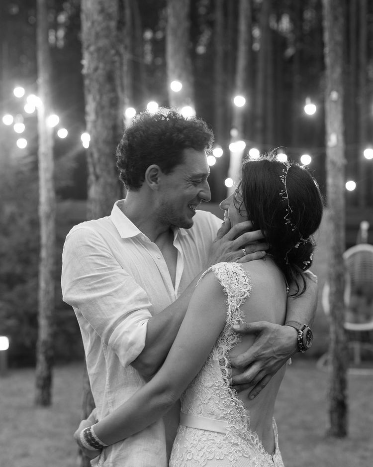 Кохана автора &quot;Орла і решки&quot; зворушила дописом про їхнє весілля: &quot;навесні я стала сиротою, влітку - дружиною&quot;