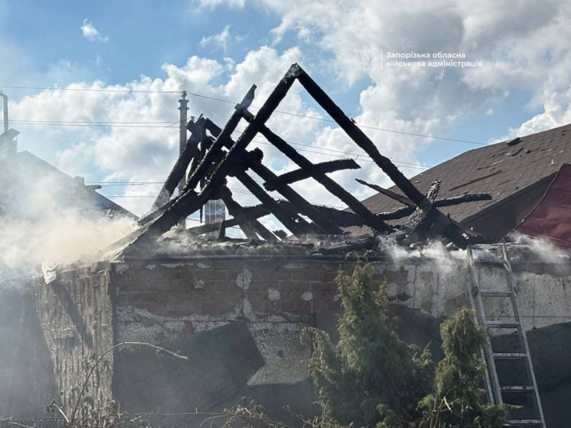 Russian strike hits downtown Zaporizhzhia, casualties continue to climb