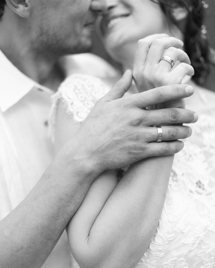 Кохана автора "Орла і решки" зворушила дописом про їхнє весілля: "навесні я стала сиротою, влітку - дружиною"