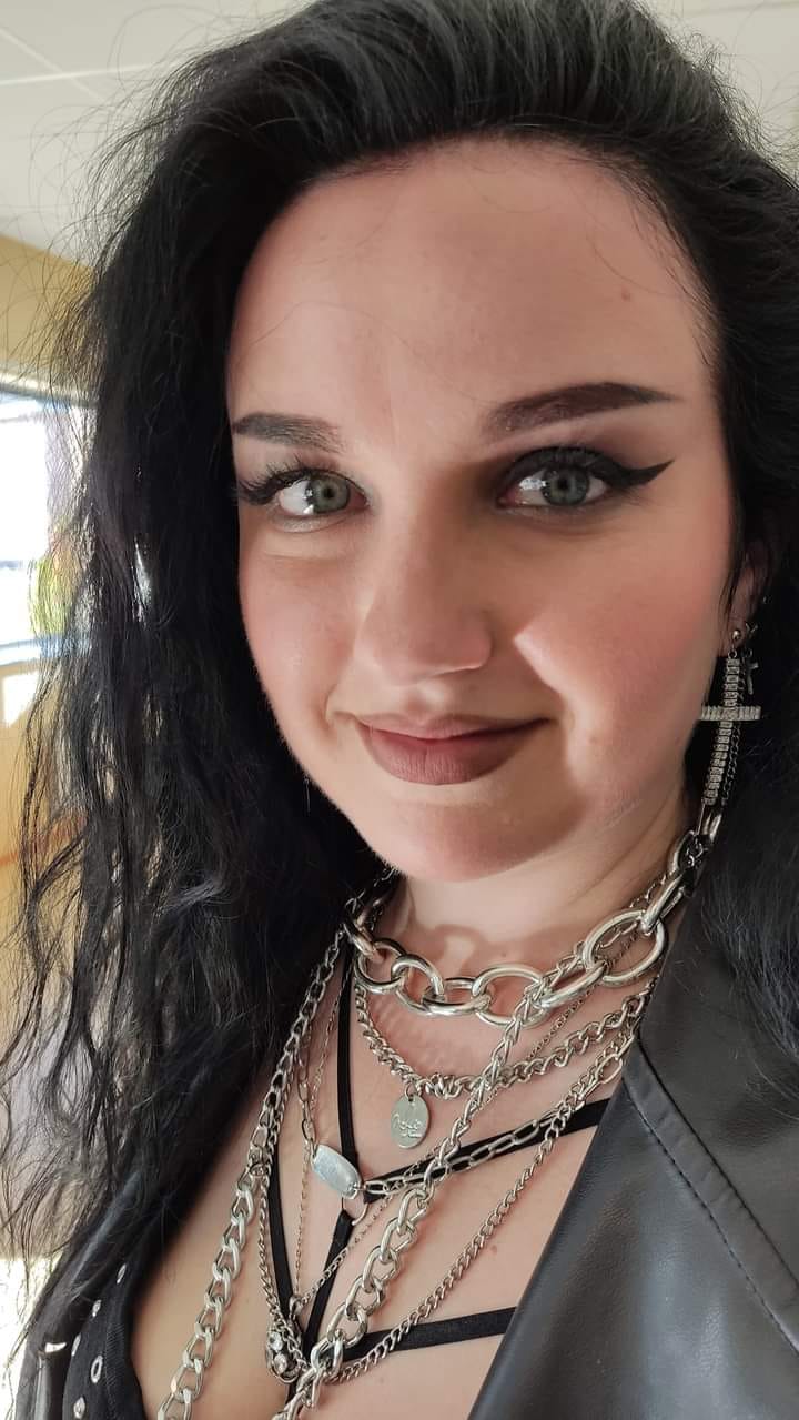 Украинка претендует на победу в чемпионате мира по караоке: что известно