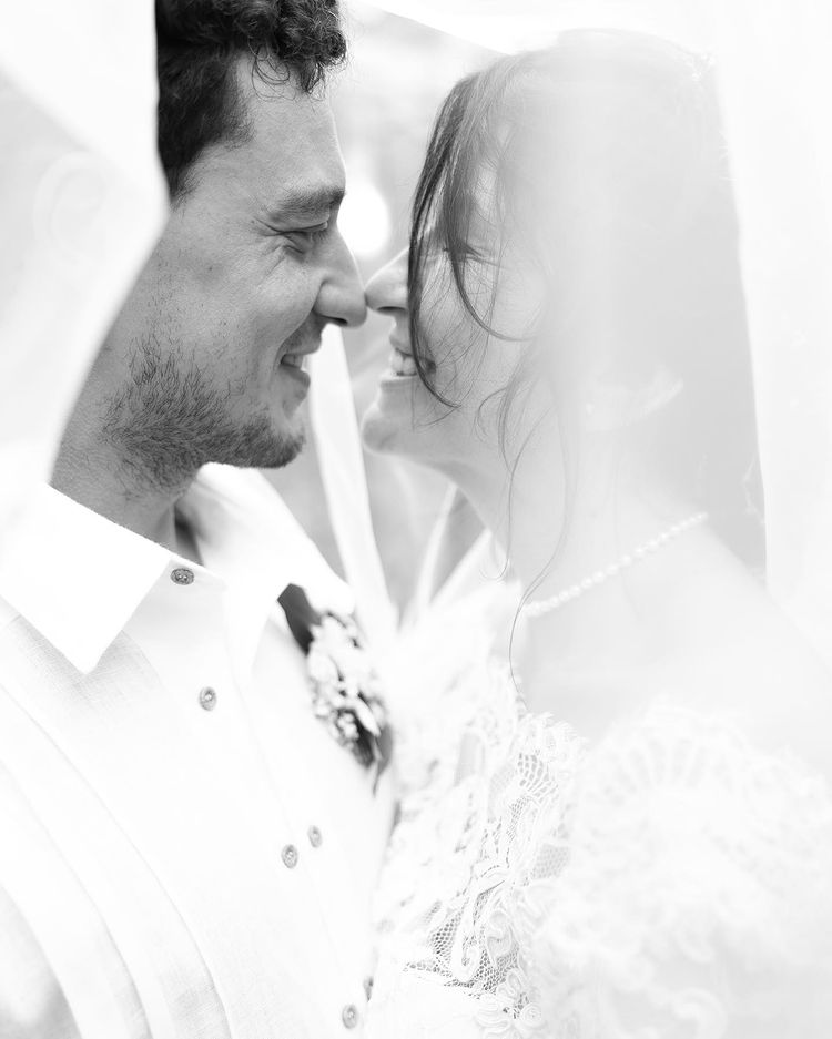 Кохана автора "Орла і решки" зворушила дописом про їхнє весілля: "навесні я стала сиротою, влітку - дружиною"