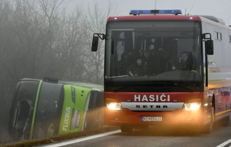У Словаччині автобус з України потрапив у ДТП: є постраждалі У Словаччині автобус з України потрапив у ДТП: є постраждалі