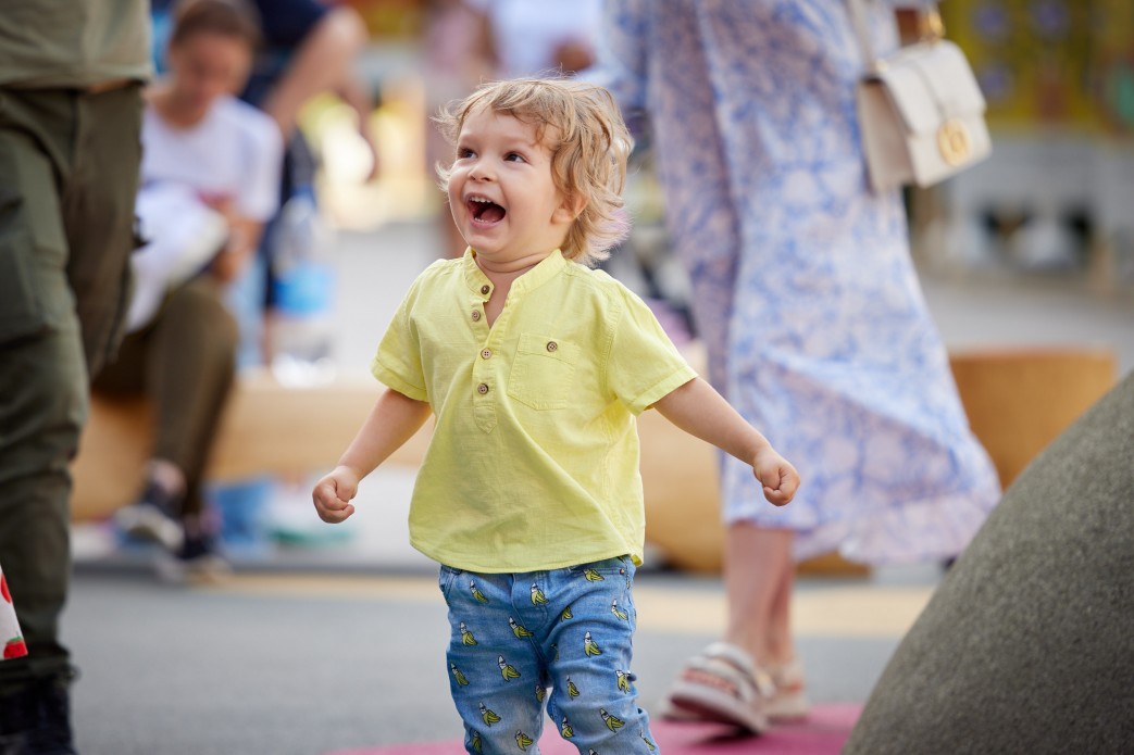 За мотивами відомої художниці: біля ОП відкрили сучасний арт-майданчик з химерними фігурами (фото)