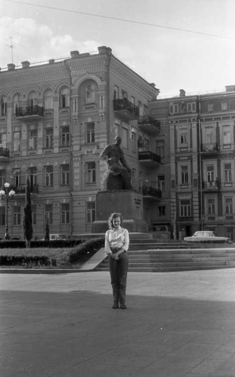 Дивіться, як змінювався Київ протягом 30 років: знакові місця на яскравих фото