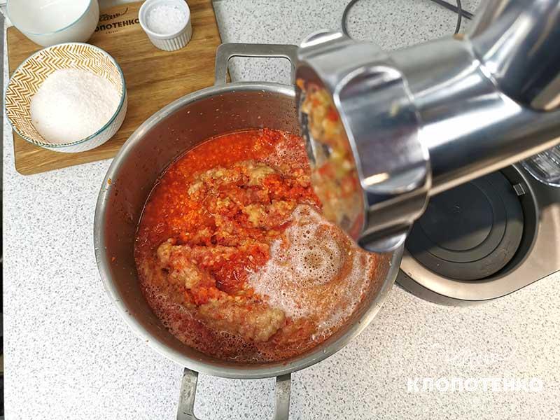 Клопотенко раскрыл секретный ингредиент для приготовления идеальной аджики на зиму