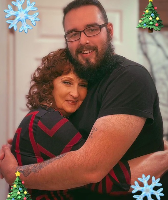 Ему было 17, а ей 71. История любви пары, которая встретилась 9 лет назад и счастлива до сих пор