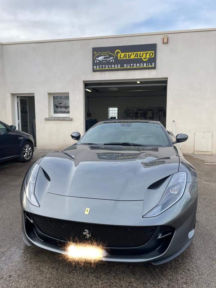 Скандальный нападающий киевского &quot;Динамо&quot; купил Ferrari за полмиллиона евро