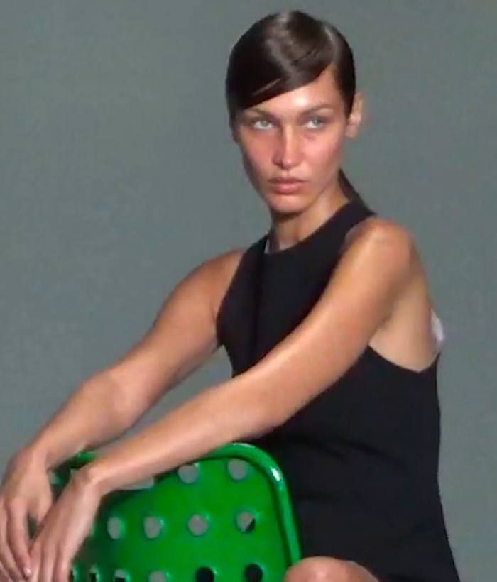 Белла Хадід повернулась у моделінг після тривалого лікування і потішила фоловерів новими фото