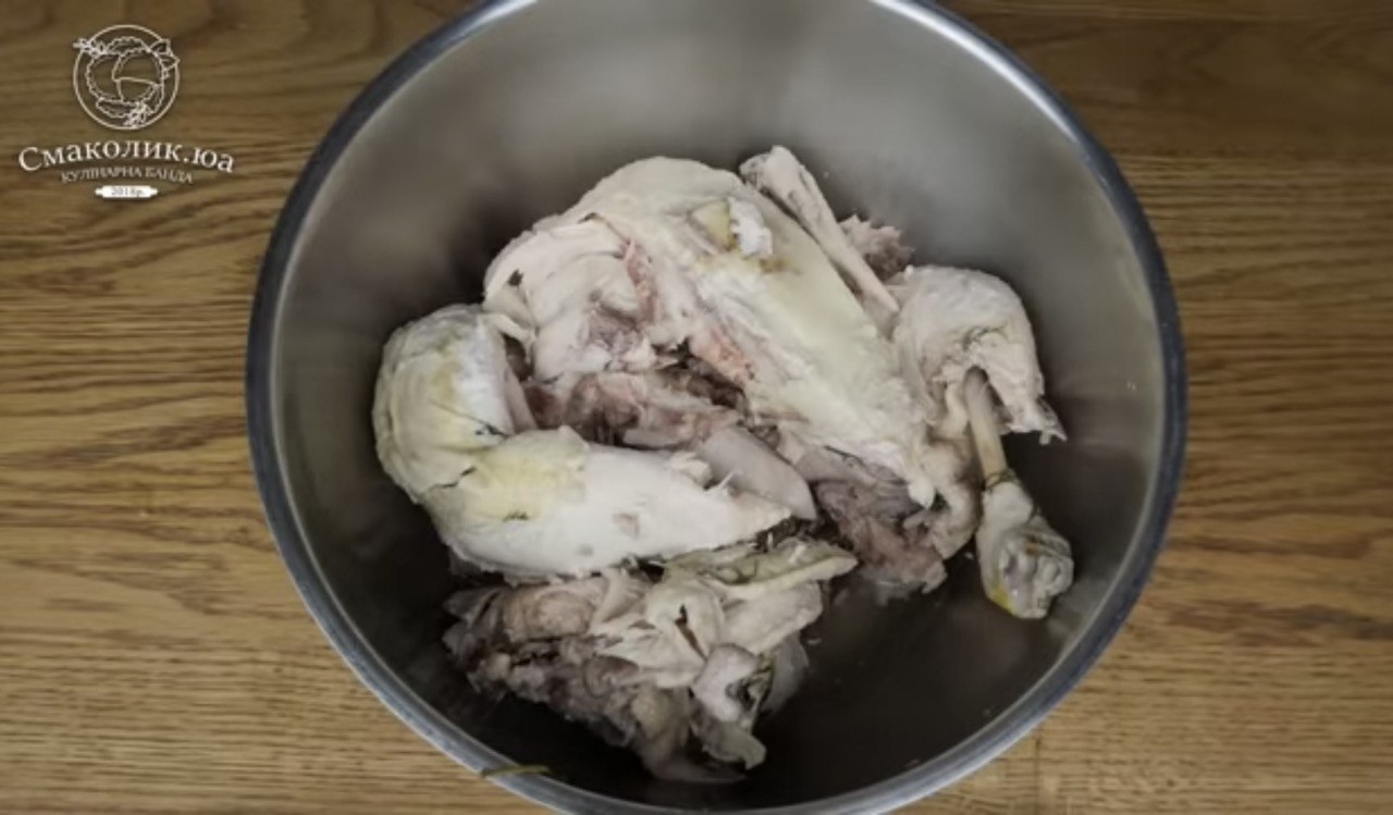 Рецепт вкусной домашней колбасы, которую можно даже детям: готовится очень легко