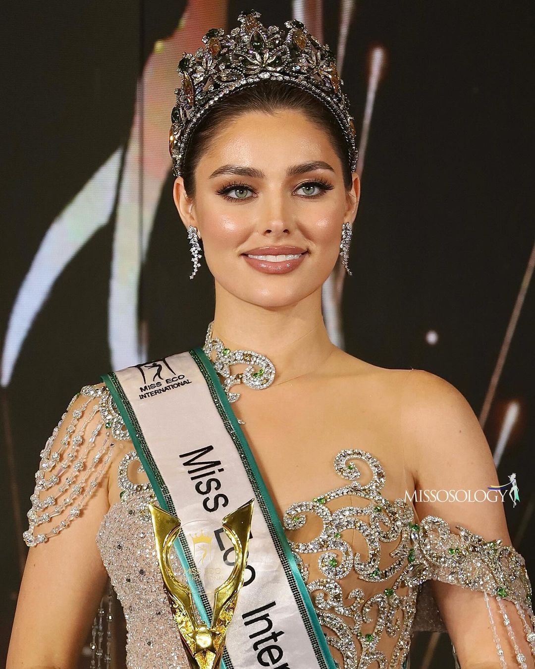 Украинка Ангелина Усанова победила на конкурсе Miss Eco International-2024 в Египте. Фото красавицы