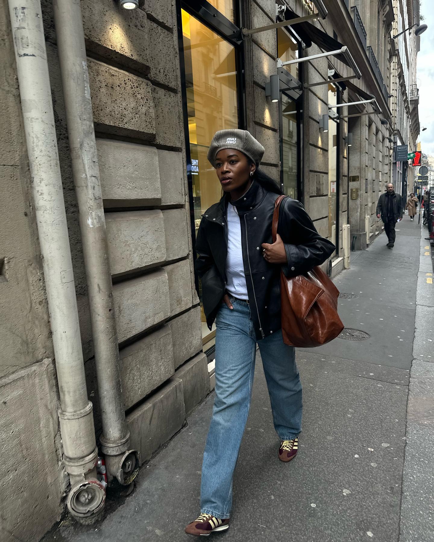 Кожаные куртки - тренд осени 2024 года: какие фасоны считают самыми модными