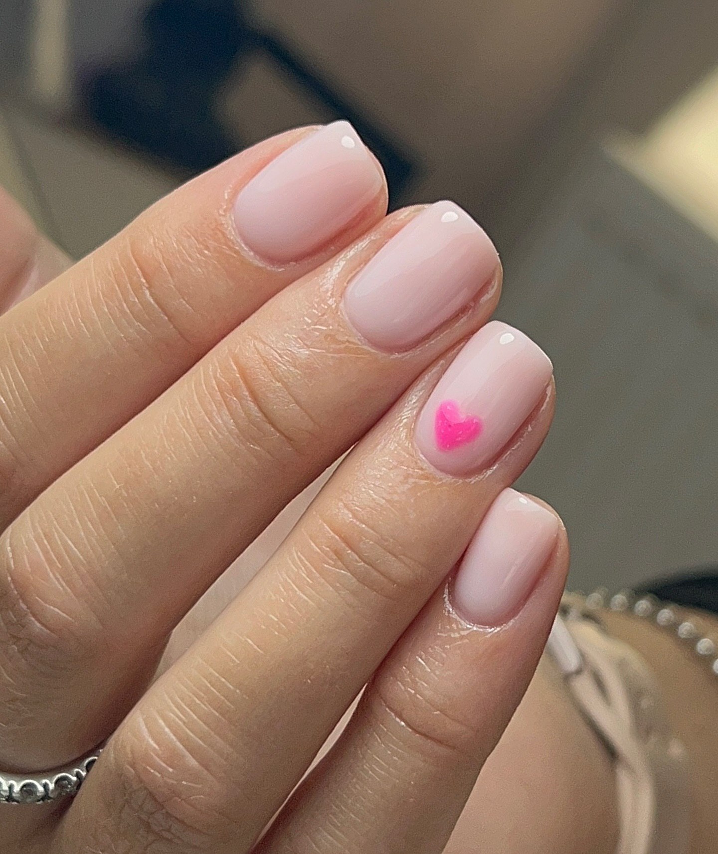 Какой маникюр сделать на 1 сентября: идеи модных ногтей для девочек в школу